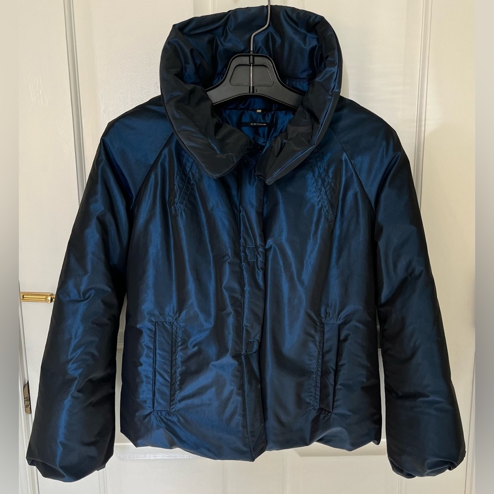 Elie Tahari dark blue taffeta down puffer cropped style w/ 3/4 sleeves. Sz S